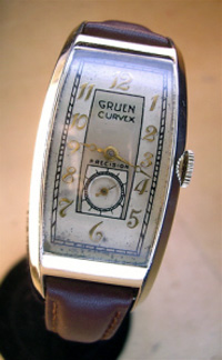 Gruen Curvex 1940 two tone dial